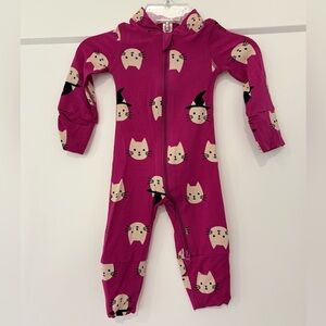 Hanna Andersson Cat Witch Convertible Zippy Pajama 
Newborn